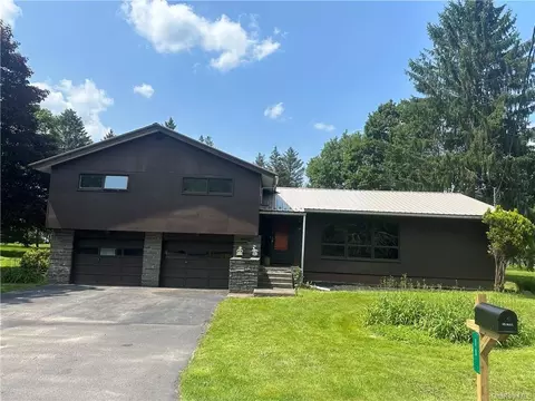 11 Knoll Rd, Rockland, NY 12758