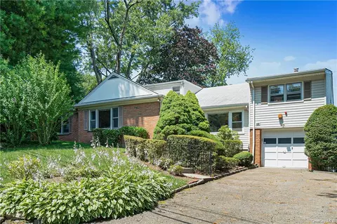 88 Avondale Rd, Yonkers, NY 10710