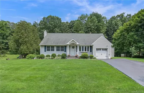 67 Meadow Ln, Katonah, NY 10536