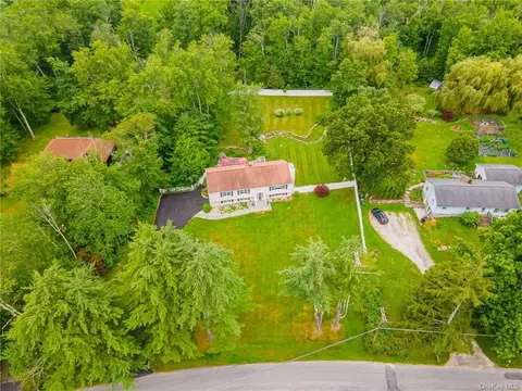 55 Baldwin Rd, Patterson, NY 12563