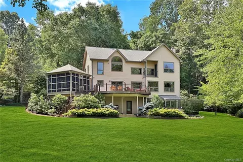 1 Lakeside Rd, Mahopac, NY 10541
