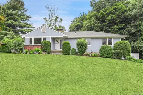6 Jeanne Pl, North Castle, NY 10504