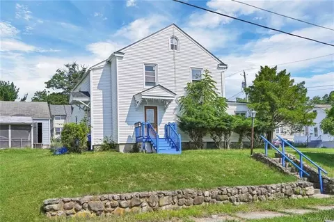 2 Dubois St, Middletown, NY 10940