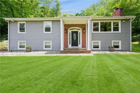 79 Mustato Rd, Katonah, NY 10536