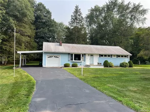 3 Schyler Dr, La Grange, NY 12603