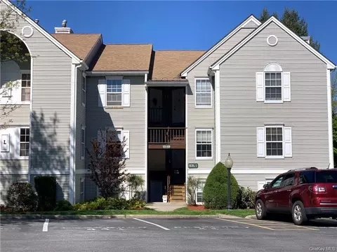 1135 Washington Grn, New Windsor, NY 12553