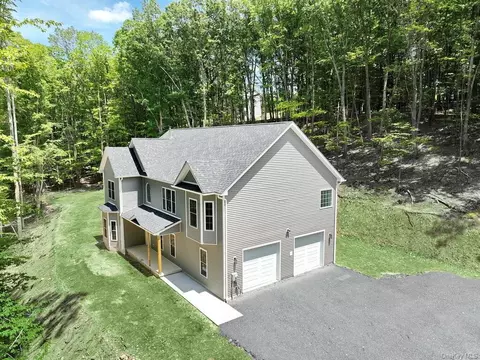 64 Bender Rd, Minisink, NY 10998