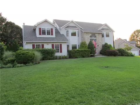 106 Filomina Dr, Cornwall, NY 12518