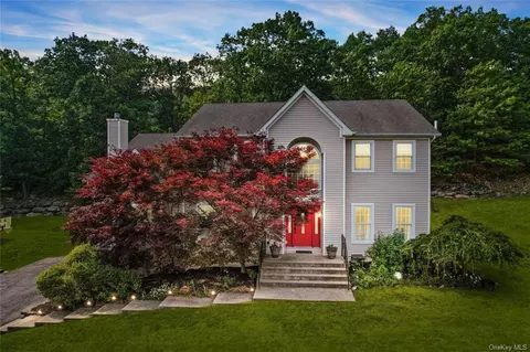 121 Brigadoon Blvd, Woodbury Town, NY 10930