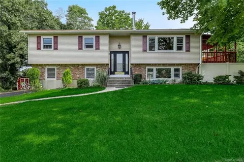 21 Renie Ln, Orangetown, NY 10913