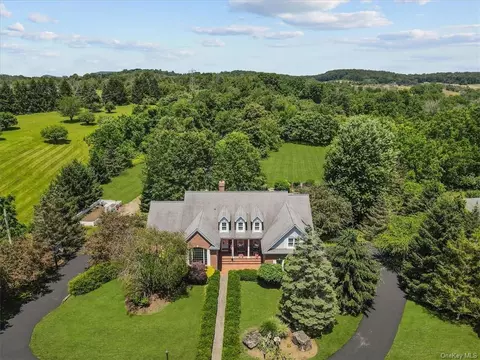 17 Millers Ln, Warwick, NY 10990