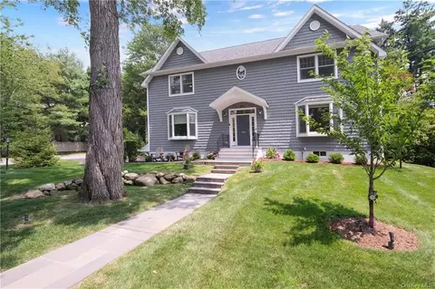 251 Ferndale Rd, Greenburgh, NY 10583