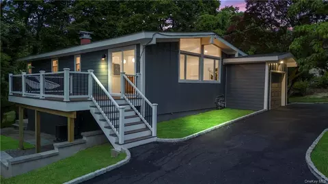 543 Ashford Ave, Greenburgh, NY 10502