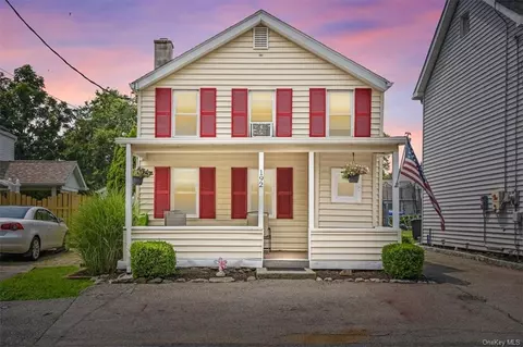 192 7th St, Cortlandt, NY 10596