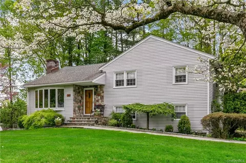469 Yorkhill Rd, Yorktown, NY 10598
