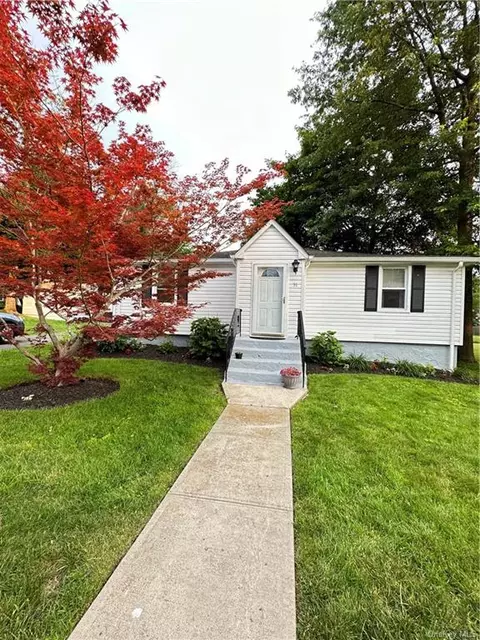 31 Willow Ave, Clarkstown, NY 10960