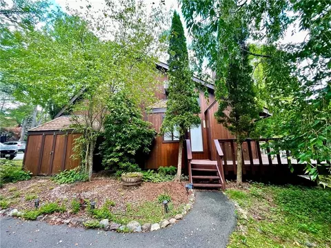 7 Water Lilly Ln, Thompson, NY 12701