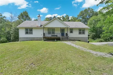 17 Milval Ln, Woodbury Town, NY 10930
