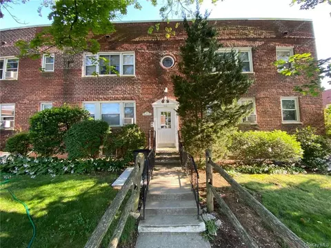 160 Lincoln Ave #2R, Eastchester, NY 10709
