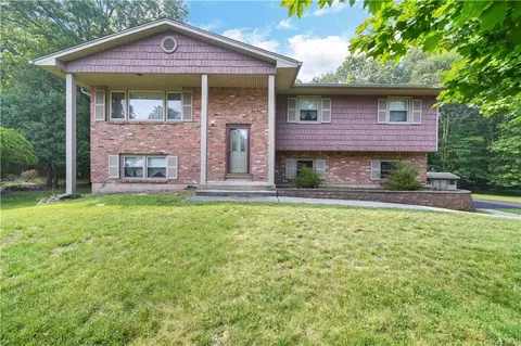 3 E Blossom Rd, Ramapo, NY 10901