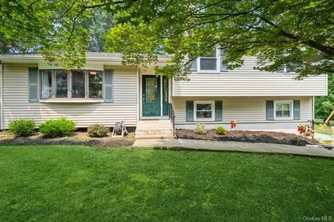 27 Chestnut St, Stony Point, NY 10980