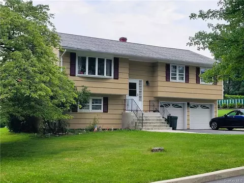 137 Hilltop Rd, Monroe, NY 10950