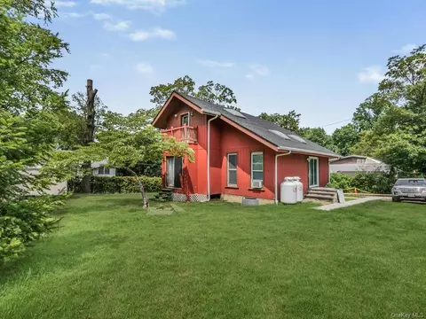 101 Chestnut St, Cortlandt, NY 10567
