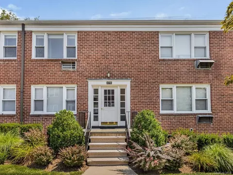175 Bedford Rd #2, Mount Pleasant, NY 10570