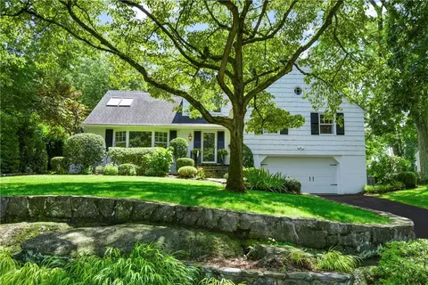 7 Oxford Rd, Larchmont, NY 10538