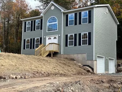 85 N Emerald Dr, Thompson, NY 12775