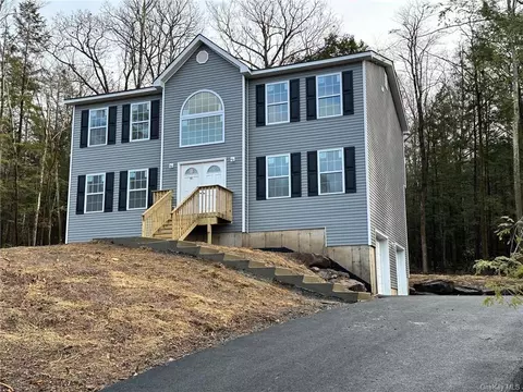 93 N Emerald Dr, Thompson, NY 12775