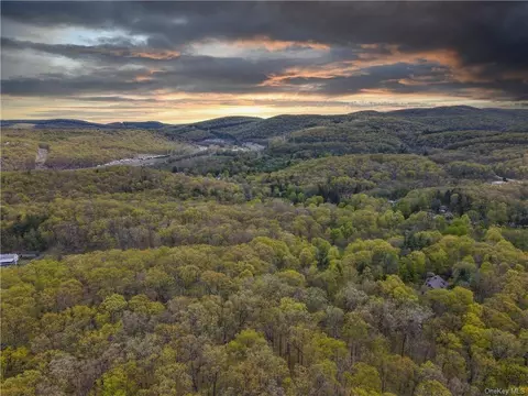 100 Eagle Valley Rd, Ramapo, NY 10974