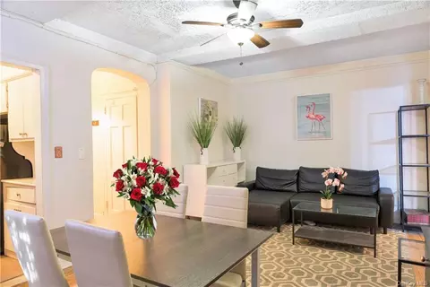 208 Centre Ave #1K, New Rochelle, NY 10805