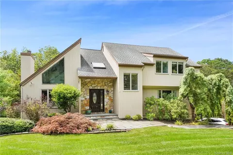 2739 Evergreen St, Yorktown, NY 10598