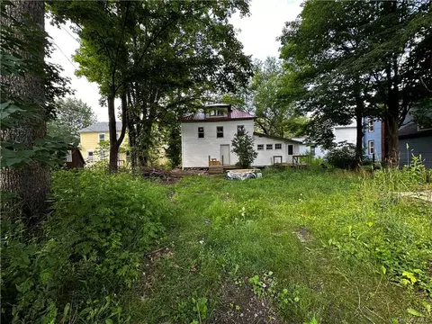 53 Cottage St, Rockland, NY 12776