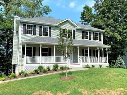 369 Hallocks Mill Rd, Yorktown, NY 10598