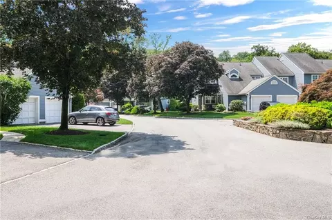 32 Colby Ln #32, Briarcliff Manor, NY 10510