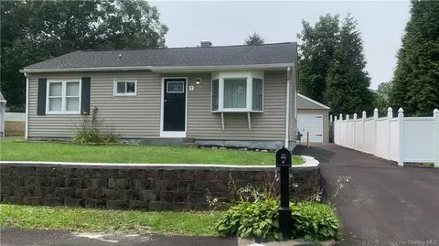 7 Peter Scott Dr, Cornwall, NY 12518 photo 1