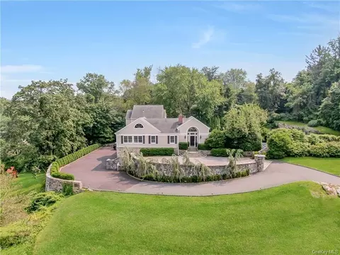362 Woodlands Rd, Harrison, NY 10528