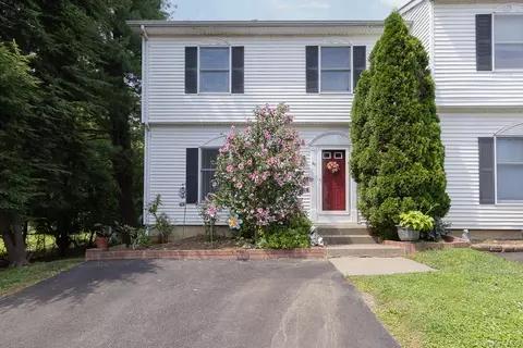 60 Ossman Ct, Haverstraw, NY 10923