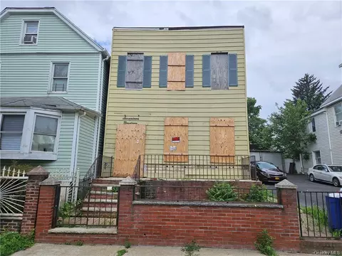 1719 Barnes Ave, New York, NY 10462
