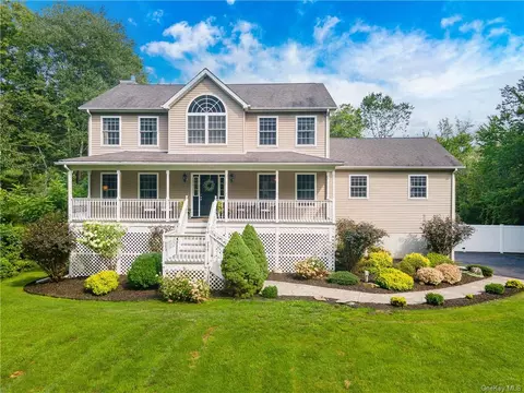 58 Youngblood Rd, Crawford, NY 12549