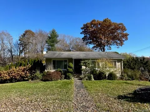 3298 Poplar St, Yorktown, NY 10598