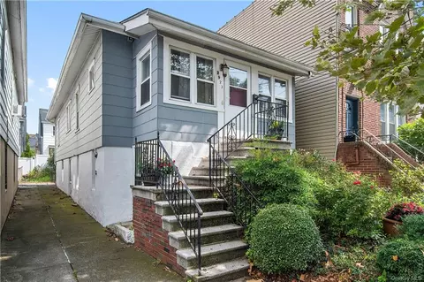 2923 Wellman Ave, Bronx, NY 10461