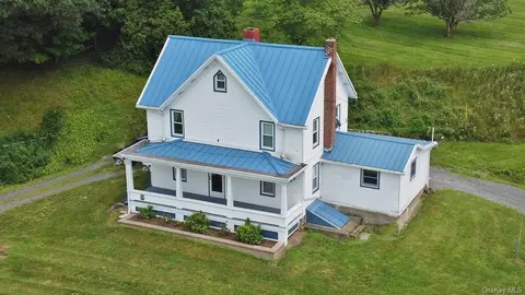 288 Round Hill Rd, Florida, NY 10921