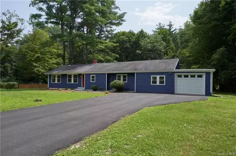 17 Forest Dr, Woodstock, NY 12498