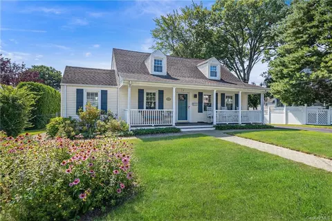 12 Meadow St, Harrison, NY 10528