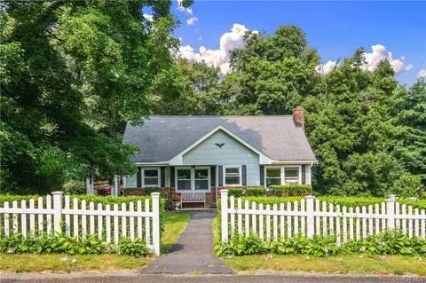 14 Helena Ave, Cortlandt, NY 10547
