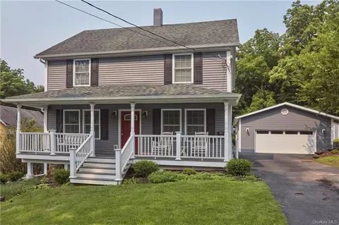 19 Poplar St, Warwick, NY 10990