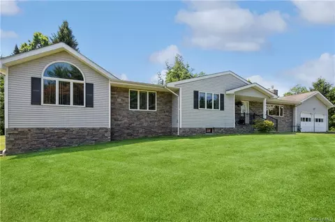 17 Linda Dr, Ramapo, NY 10901